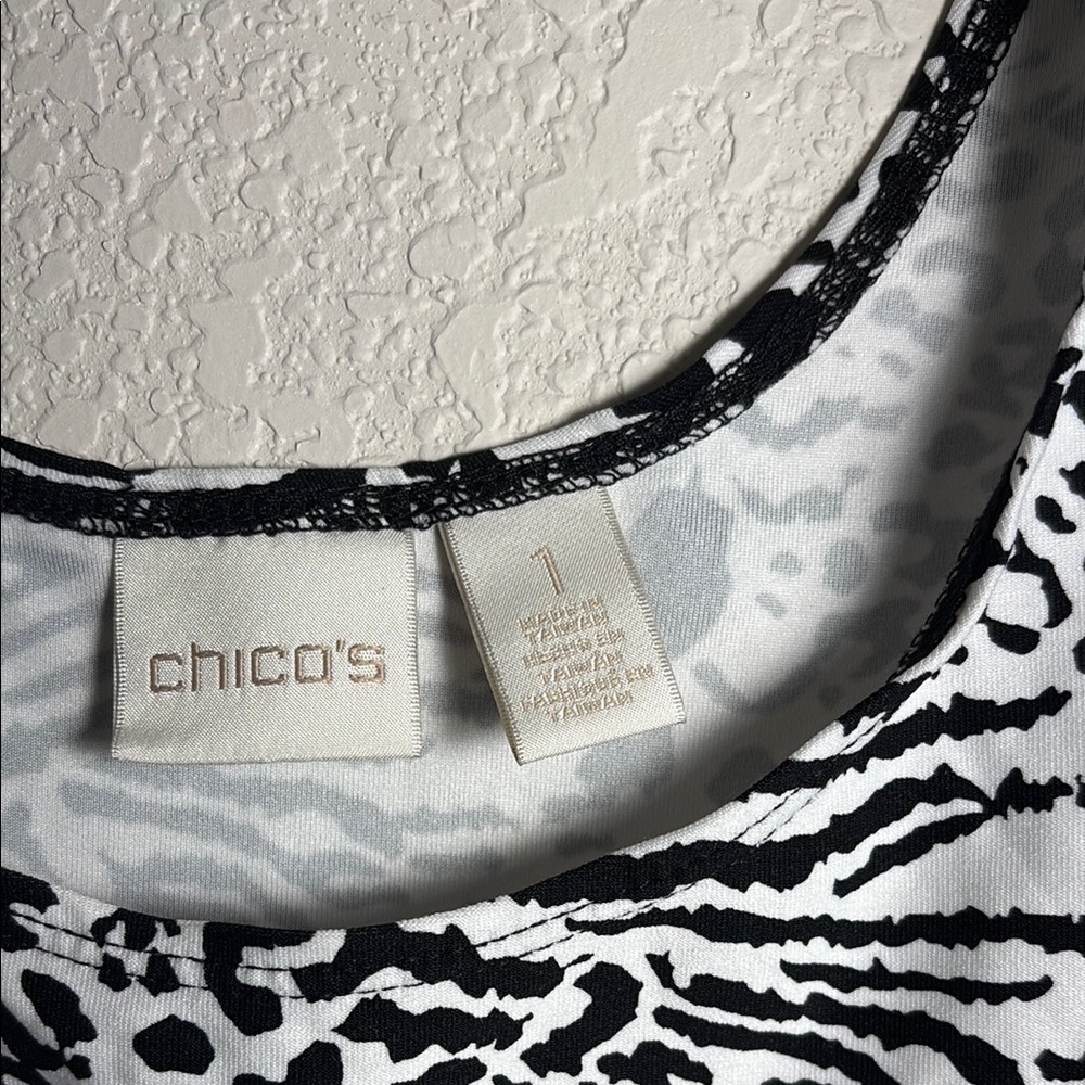 Chico's Black and White Animal Print Women's Top - Picture 2 of 3